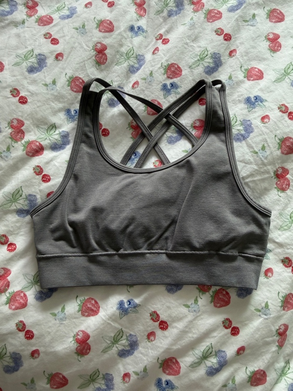 Alphalete Amplify Gray Crisscross Strappy Sports Bra